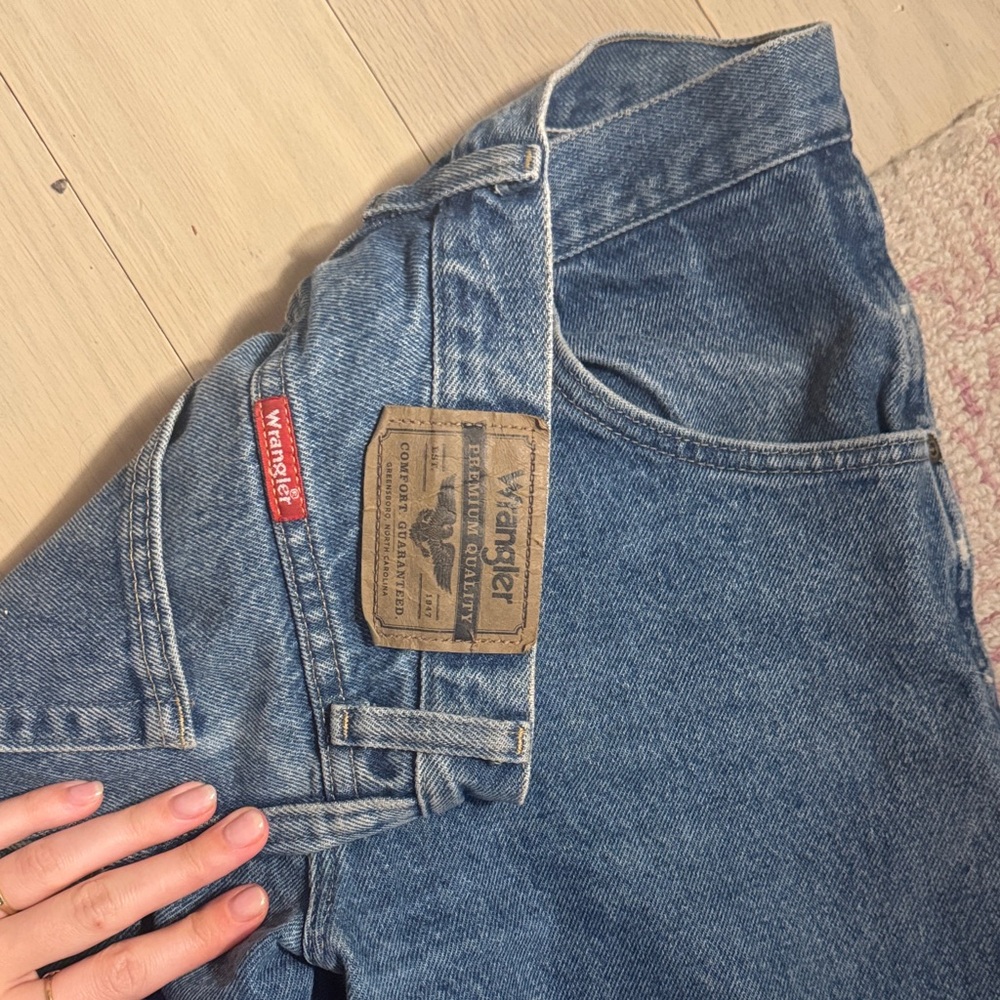 Wrangler Women's Straight Leg Jeans in Classic Blue
